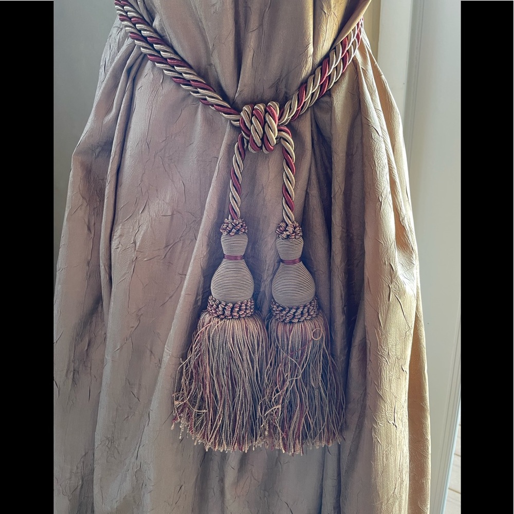 Red/Gold tie backs with tassels 6 pairs for $75
